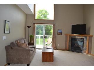 3883 Abercrombie Ln, Stillwater, MN 55082-4293