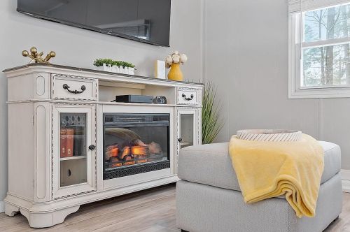 20 Lee Ann St, Nashua NH  03062-3572 exterior