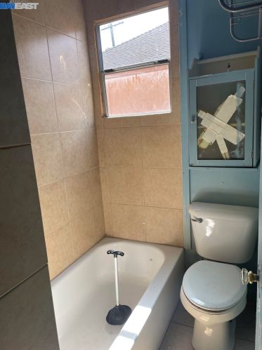 1327 96 Ave, Oakland CA 94603-1715 exterior