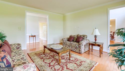 2506 Logmill Rd, Haymarket VA  20169-1417 exterior