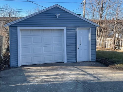 5931 42nd St, Milwaukee WI  53209-3938 exterior