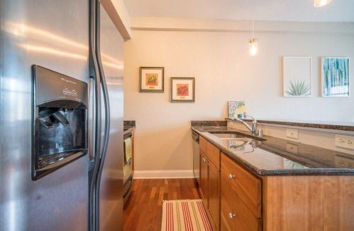 606 Wisconsin Ave, Milwaukee WI 53202-4600 exterior