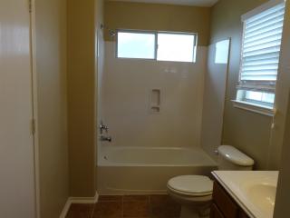 2634 Royal Blue Dr, Houston TX  77088-3340 exterior