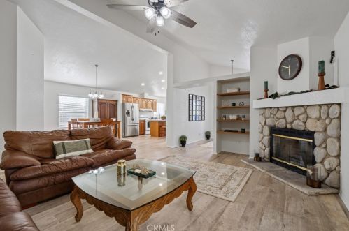 20077 Summit View Ct, Santa Clarita CA  91351-5709 exterior