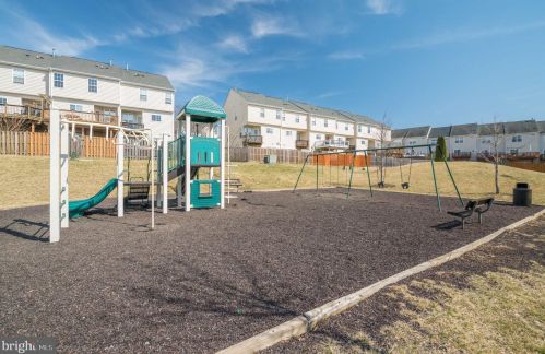 533 Legrace Ter, Leesburg VA  20176-1835 exterior