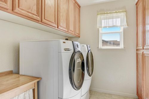 407 Goblet Pl, Windsor CA  95492-6676 exterior
