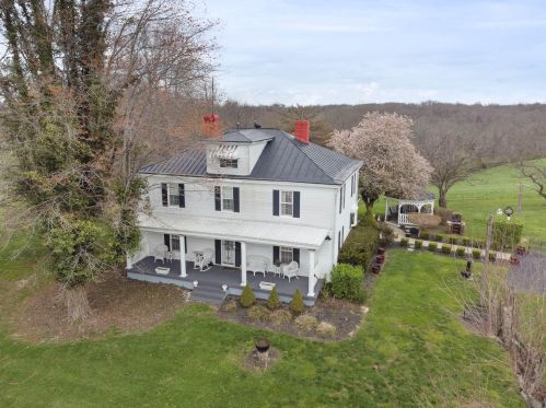 711 Fords Ave, Bladeston, KY 41004-8924