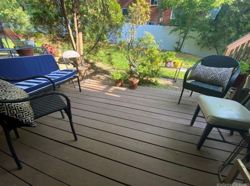 14 Fairview Ave, Norwalk CT  06850-3735 exterior
