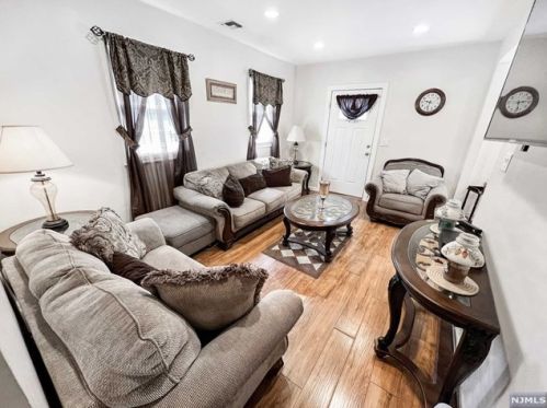 201 Illinois Ave, Paterson NJ  07503-1536 exterior