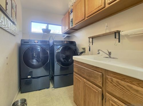 2435 Deland Dr, Alpine CA  91901-3192 exterior