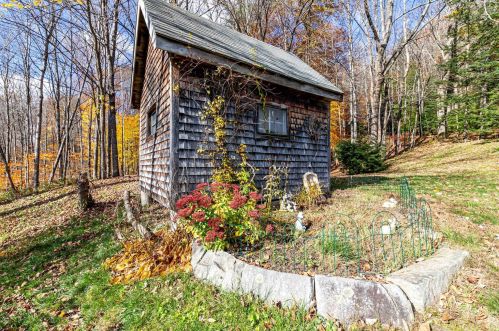 648 Quincy Rd, Ellsworth NH  03266-3520 exterior