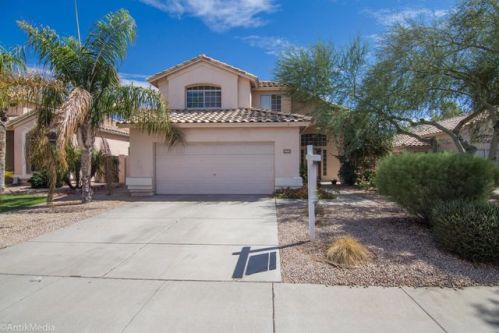 7447 Louise Dr, Glendale, AZ 85310-5633