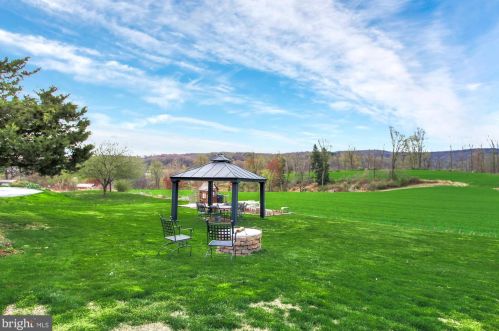 3243 Galen Hall Rd, Swartzville PA  17569-9580 exterior