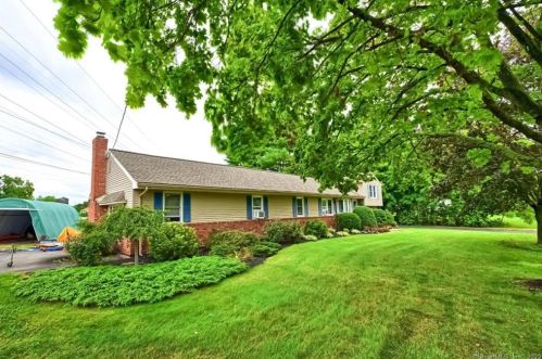 452 Berlin St, Southington, CT 06489-3806