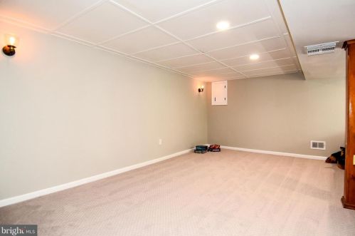 8913 Lagrange St, Lorton VA  22079-1626 exterior