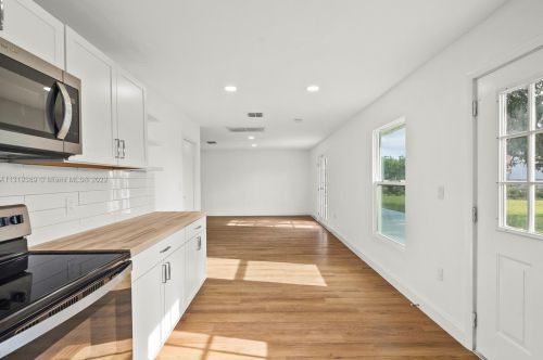 300 Prima Vis Blvd, Fort Pierce FL 34983-1834 exterior