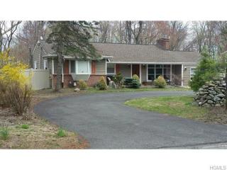 41 Church Rd, Airmont NY  10901-7739 exterior