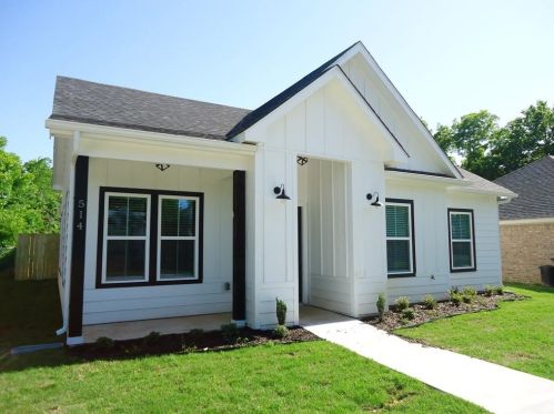 514 Hull St, Denison TX  75020-5066 exterior