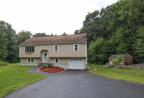 100 Mount Delight Rd, Deerfield NH  03037-1318 exterior