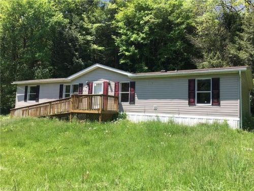 6014 Cedar Valley Rd, Burbank, OH 44214-9520