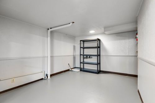 2718 Carmelita Dr, Pittsburgh PA 15241-1801 exterior