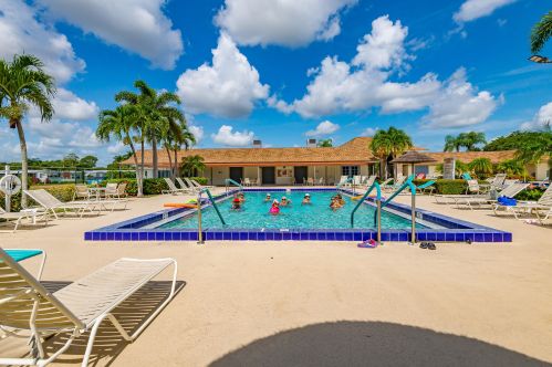 3005 Bimini Bay, Boynton Beach FL  33436-2207 exterior