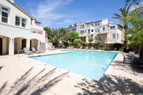 4308 Clarinbridge Cir, Pleasanton CA  94568-7208 exterior