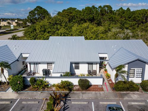 562 Tamworth St, Fort Pierce, FL 34953-3314