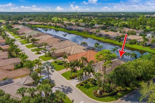 8801 One Putt Pl, Fort Pierce FL  34986-3068 exterior