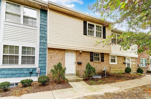 3414 Amberway Ct, Cincinnati, OH 45251-3314