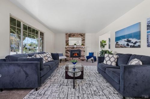 4983 Arcadia Dr, Santa Rosa, CA 95401-5619