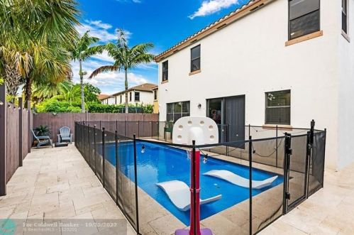 3812 Aspen Leaf Dr, Boynton Beach FL  33436-1700 exterior