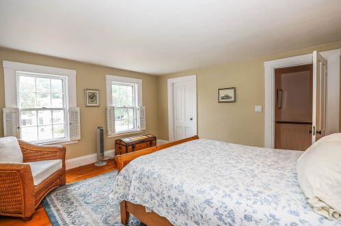 7 Carriage Rd, Amherst NH  03031-2933 exterior