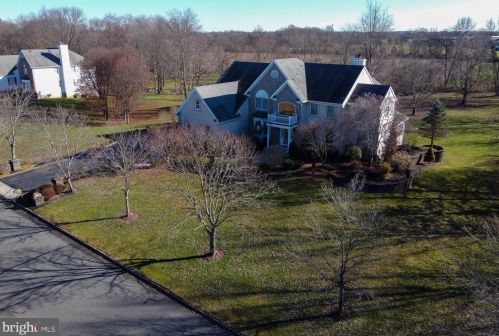 4 Millennium Dr, Columbus NJ  08022-2250 exterior