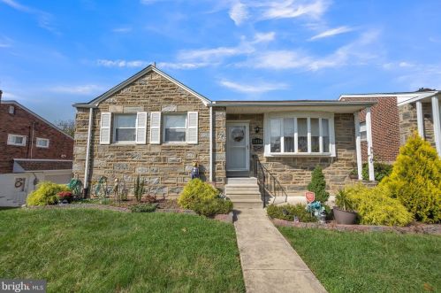 7814 Farnsworth St, Philadelphia, PA 19152-3409