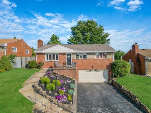 150 Woodhall Dr, Pittsburgh, PA 15236-2919