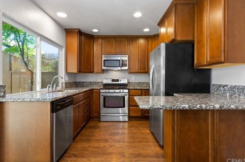 325 Chinook Dr, Placentia CA  92870-1417 exterior