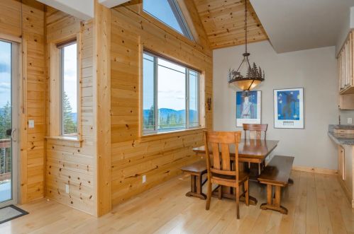 14290 Ski Slope Way, Truckee CA  96161-7009 exterior