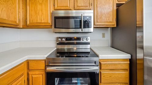 711 Portwalk Pl, Redwood City CA  94065-1811 exterior