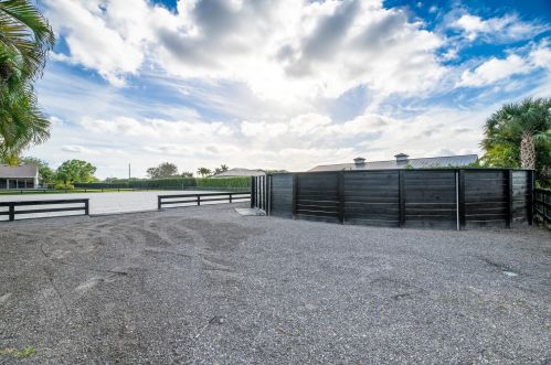 2904 Appaloosa Trl, West Palm Beach FL  33414-7639 exterior