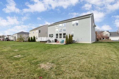 924 Kentucky Cir, Marysville OH  43040-7095 exterior