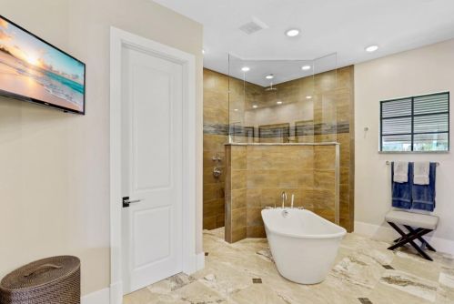 601 Crescent St, Marco Island FL  34145-1909 exterior