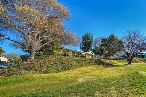 26747 Oak Crossing Rd, Santa Clarita, CA 91321-4966