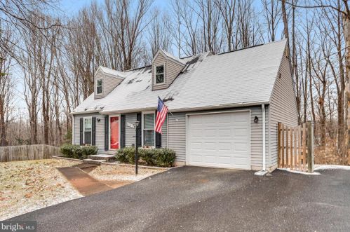 5483 Rector Dr, Woodbridge VA  22193-3703 exterior