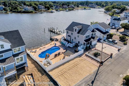 55 Bay Way, Bricktown, NJ 08723-7348