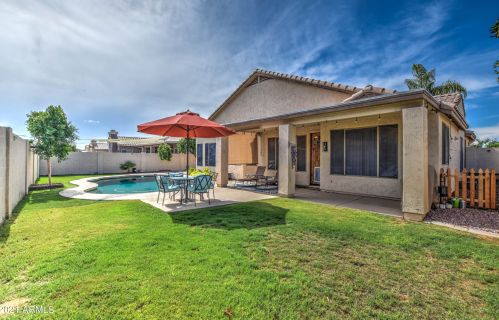 1915 Campbell Ave, Gilbert AZ 85234-7914 exterior