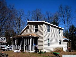 159 Bross St, Cairo, NY 12413-3031