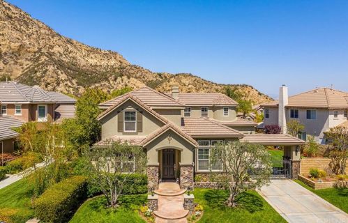 25841 Royal Oaks Rd, Santa Clarita, CA 91381-1817