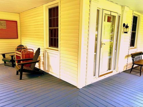 2319 Nichols Ave, Stratford CT  06614-1716 exterior
