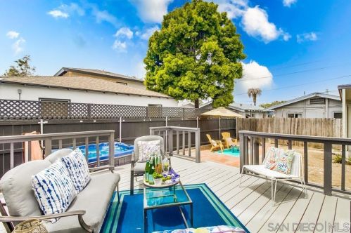 2070 Cable St, San Diego CA 92107-3313 exterior